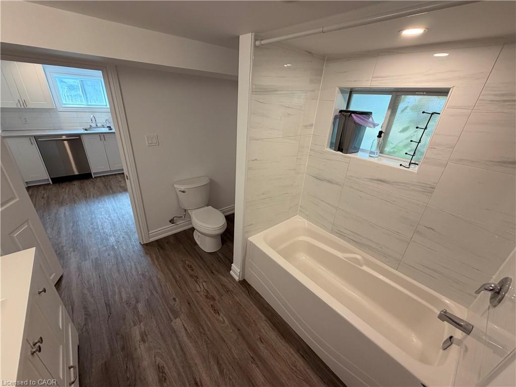 246 East 27th Street Property Photo 6