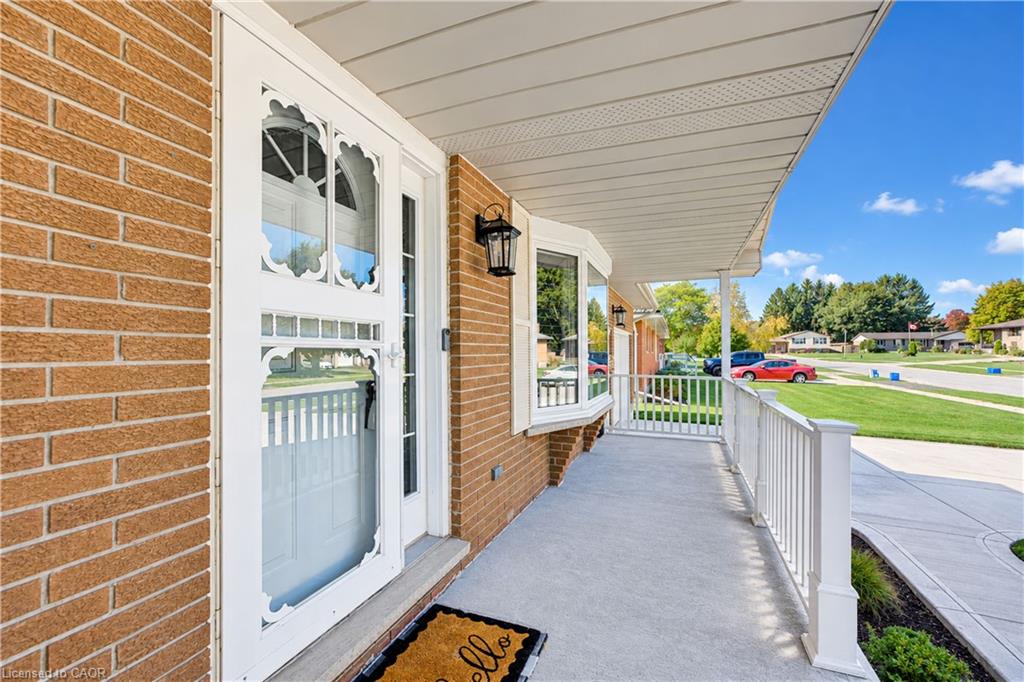 23 Jacob Street W Property Photo 4