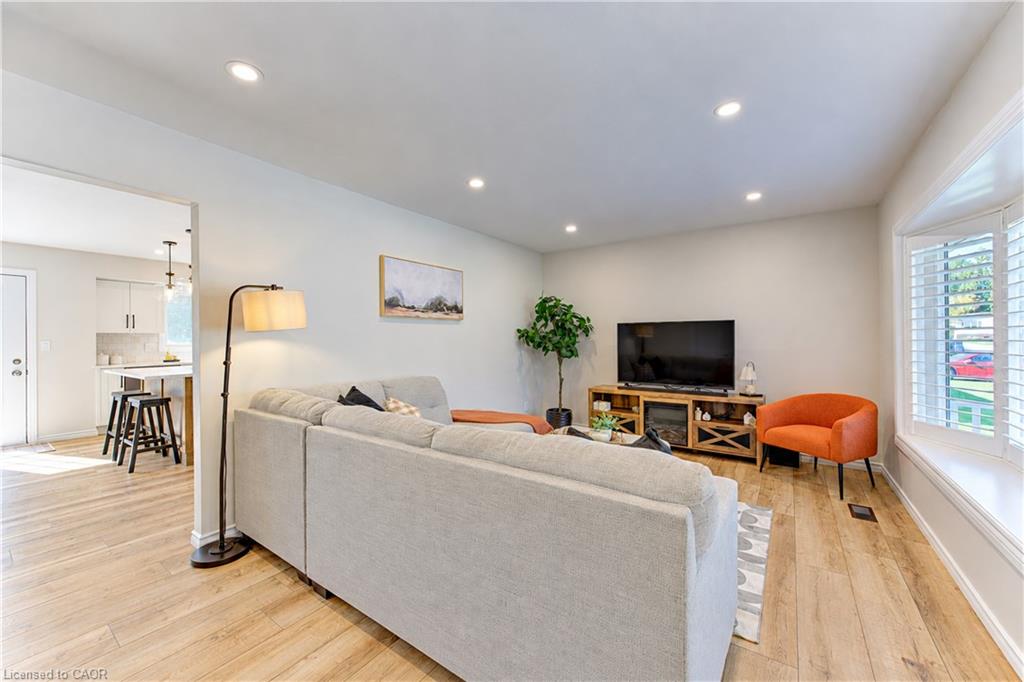 23 Jacob Street W Property Photo 5