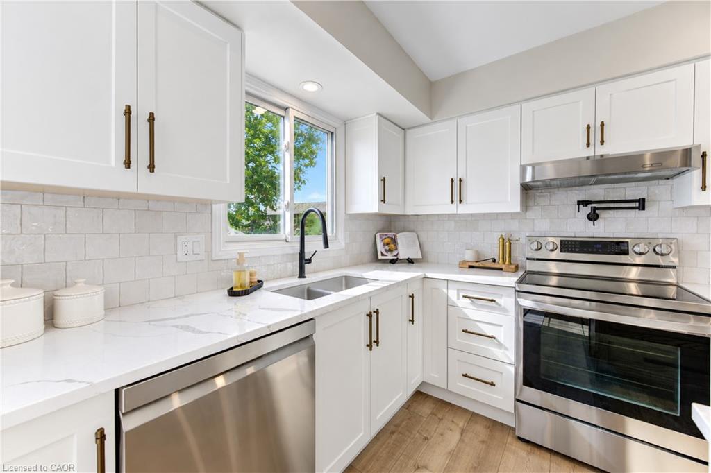 23 Jacob Street W Property Photo 11