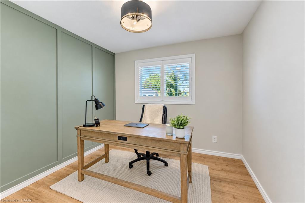 23 Jacob Street W Property Photo 23