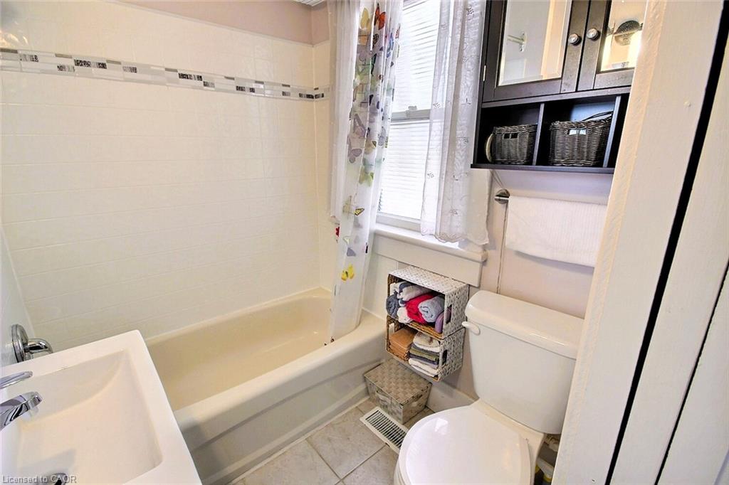 223 Water Street N Property Photo 9