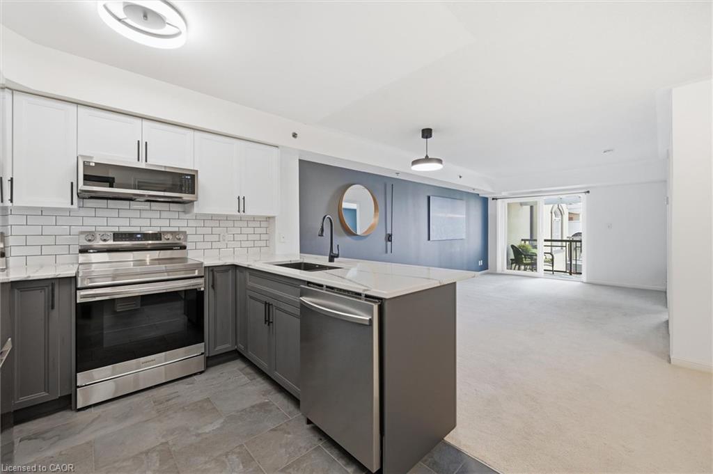 429-3070 Rotary Way Property Photo 1