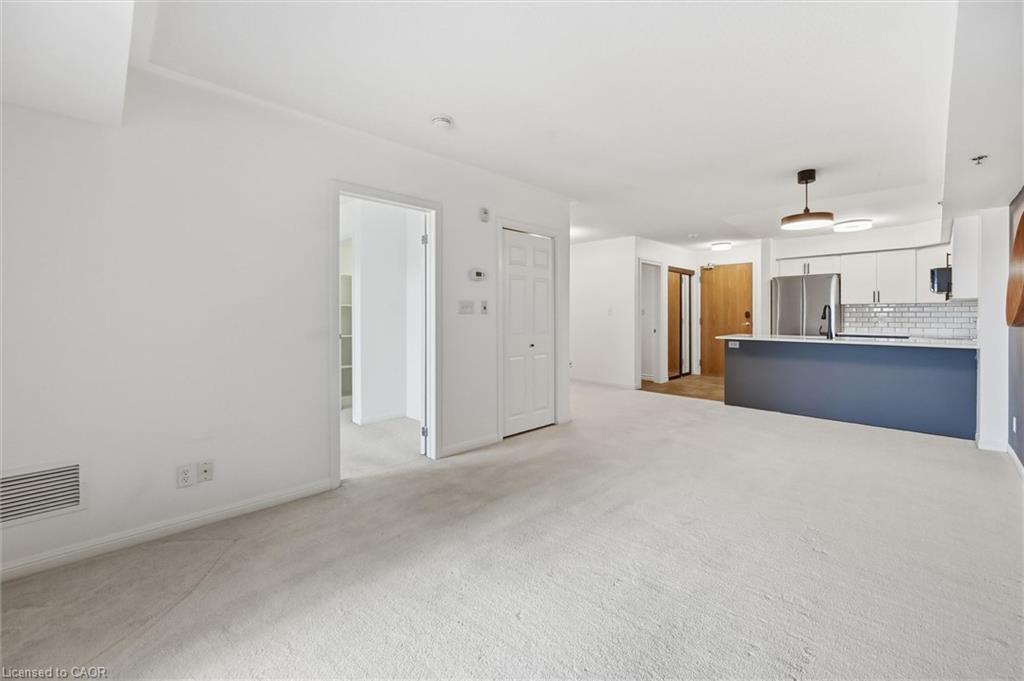 429-3070 Rotary Way Property Photo 16