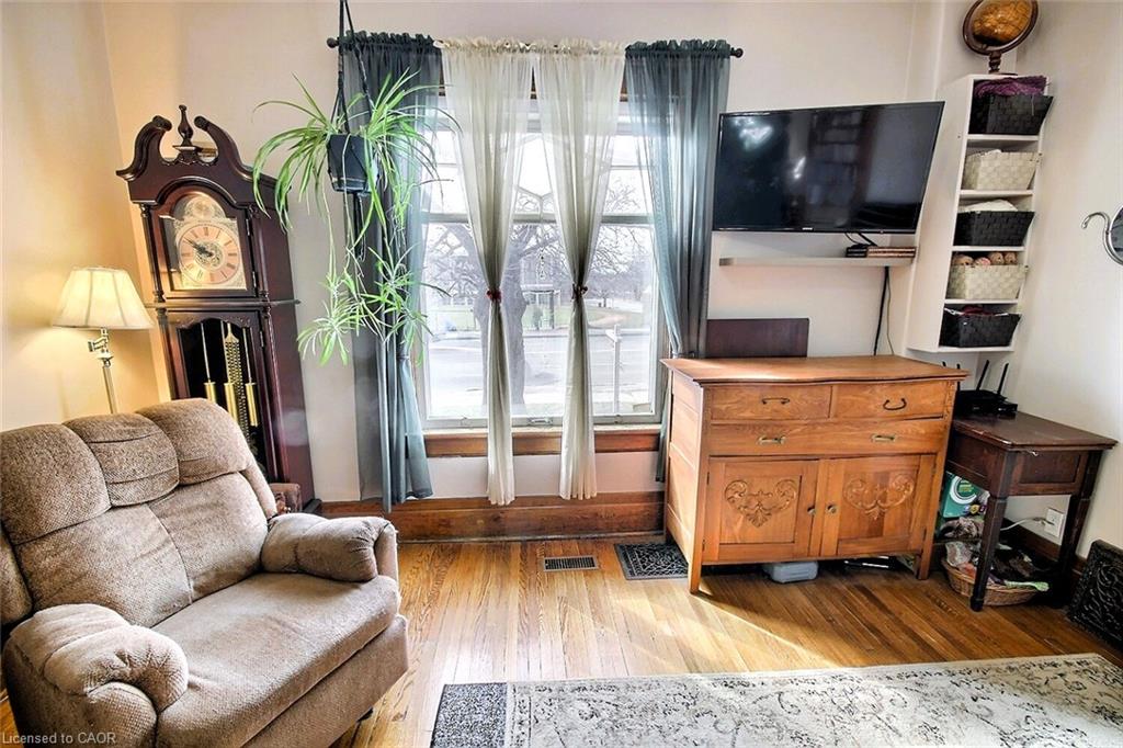 223 Water Street N Property Photo 2