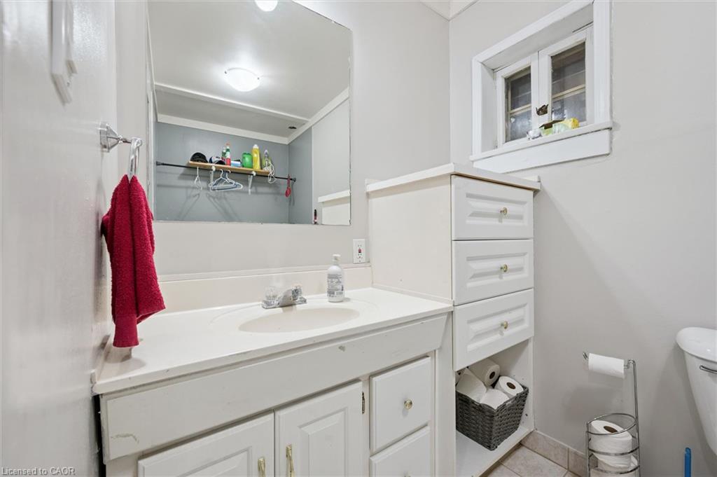 105 Snyder's Road W Property Photo 12