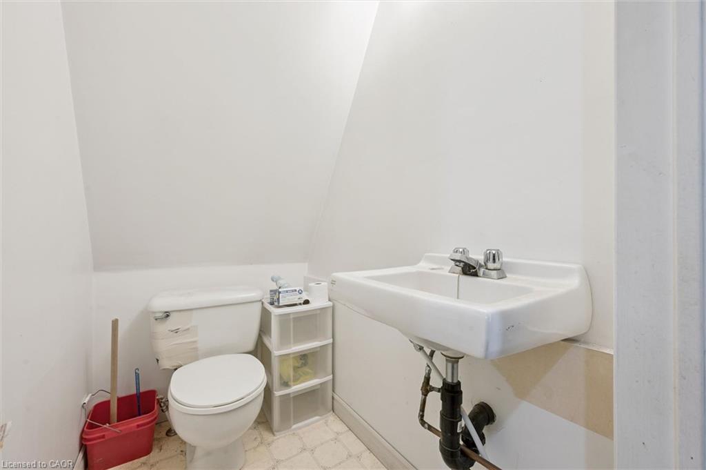 105 Snyder's Road W Property Photo 32