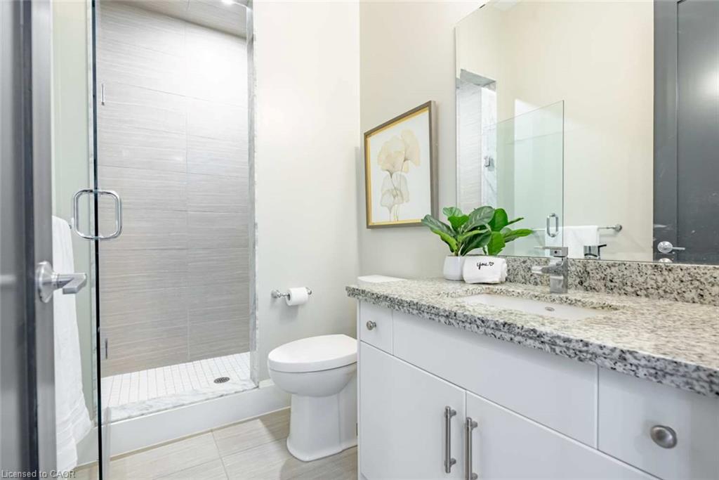 112 King Street E Property Photo 17