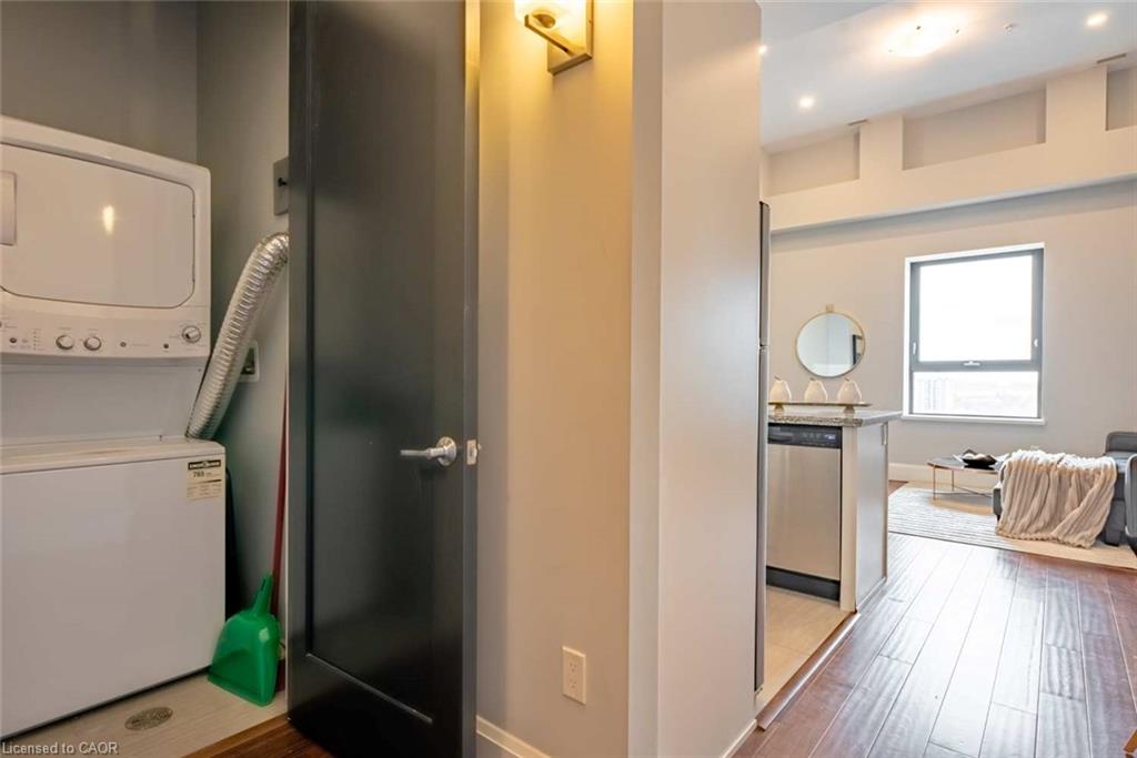 112 King Street E Property Photo 18