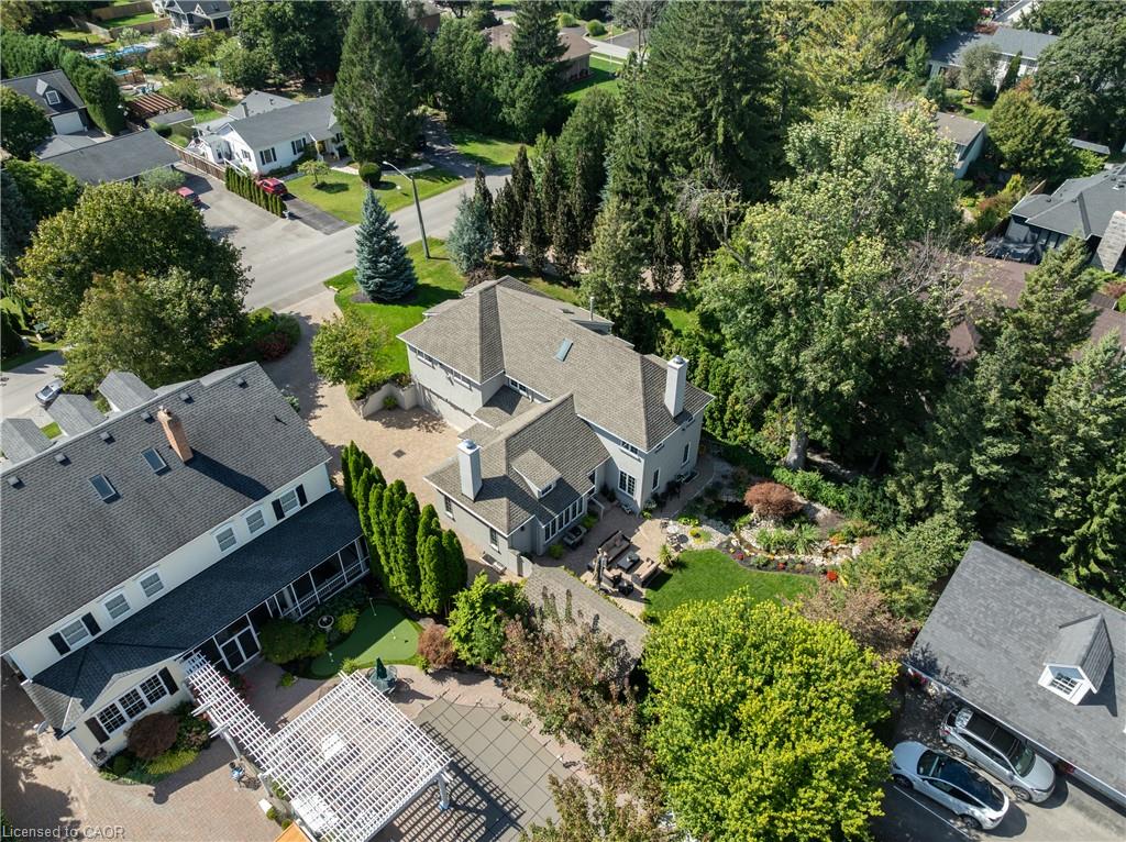 169 John Street W Property Photo 4