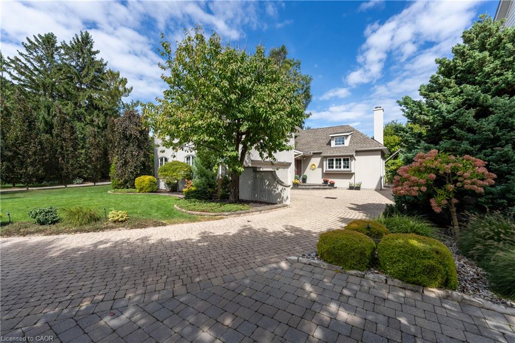 169 John Street W Property Photo 7