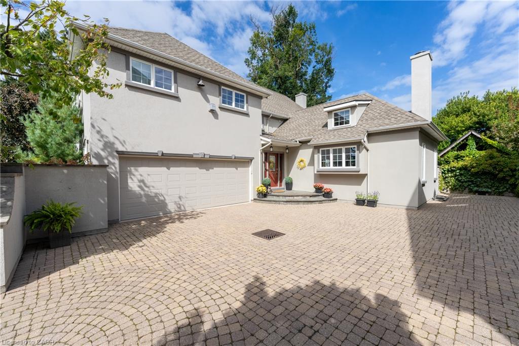 169 John Street W Property Photo 8