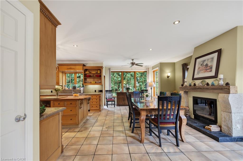 169 John Street W Property Photo 14