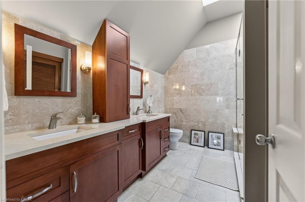169 John Street W Property Photo 26