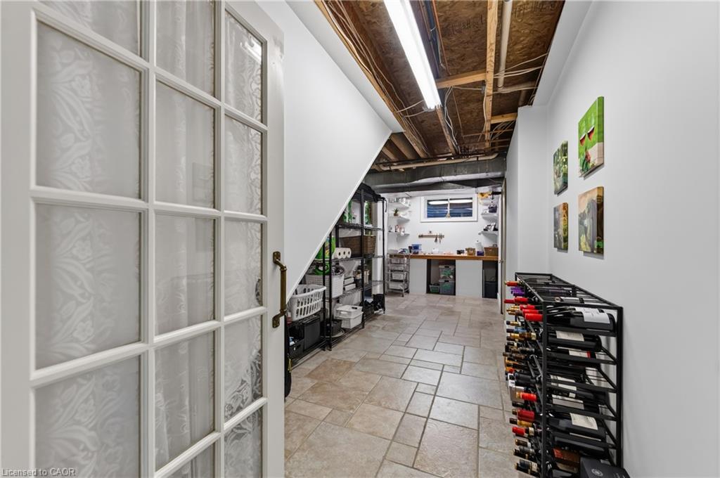 169 John Street W Property Photo 36