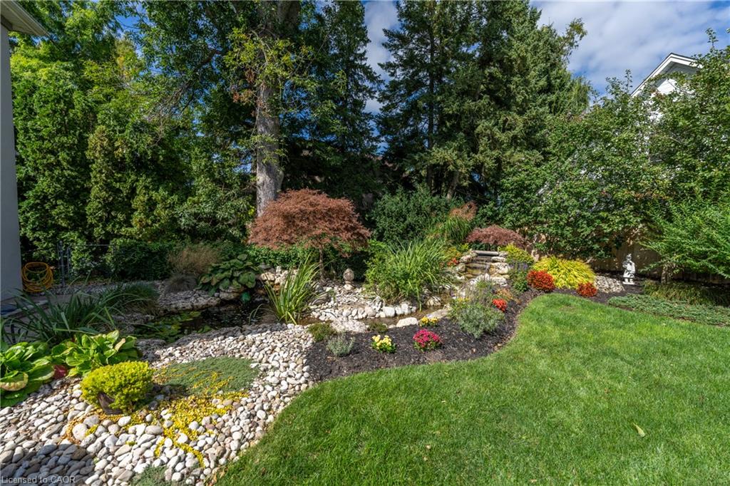 169 John Street W Property Photo 44