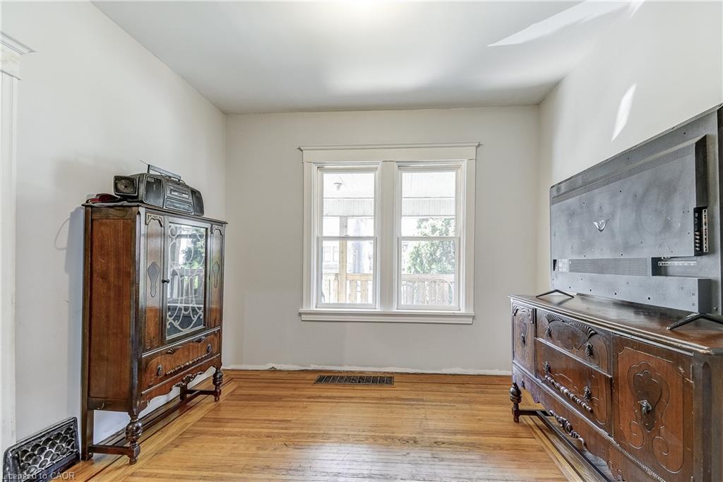 11 Elm Street Property Photo 7