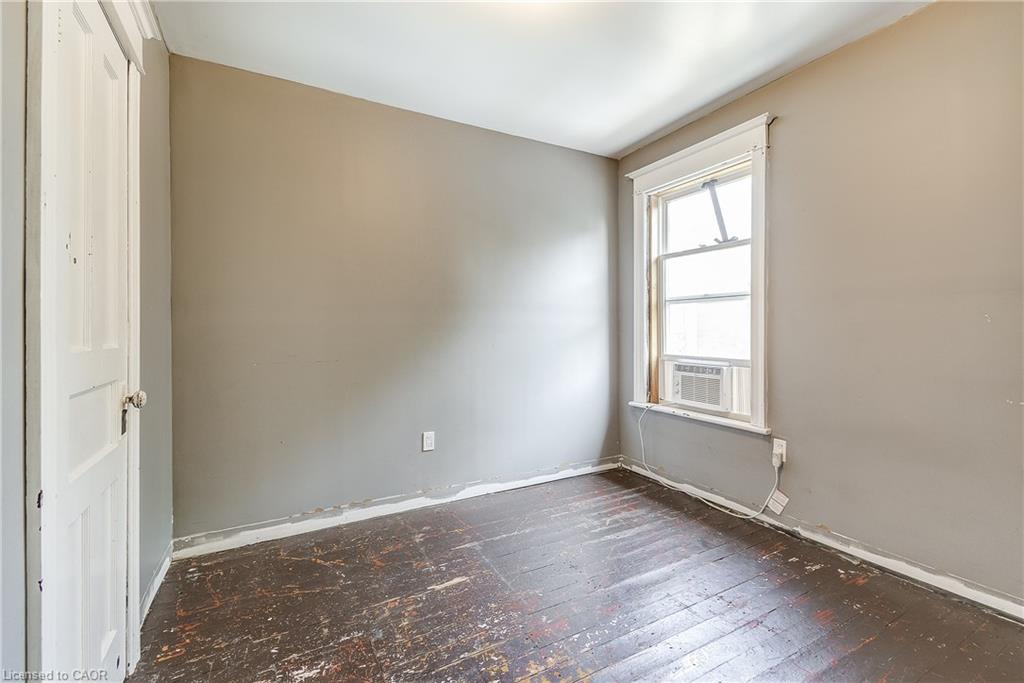11 Elm Street Property Photo 21