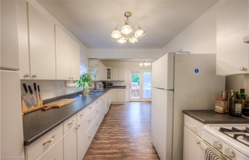 10 Bruce Street Property Photo 3