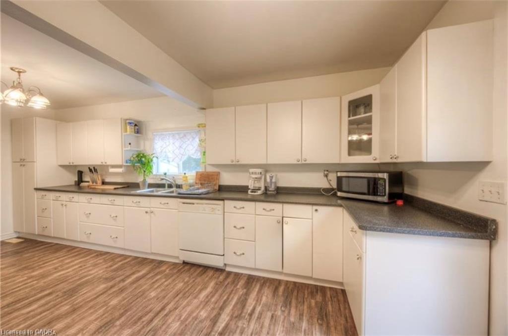 10 Bruce Street Property Photo 4