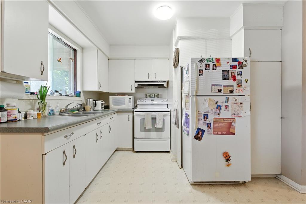 34 Shotwell Street Property Photo 9
