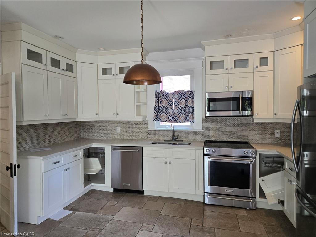 2087 Governors Road Property Photo 11