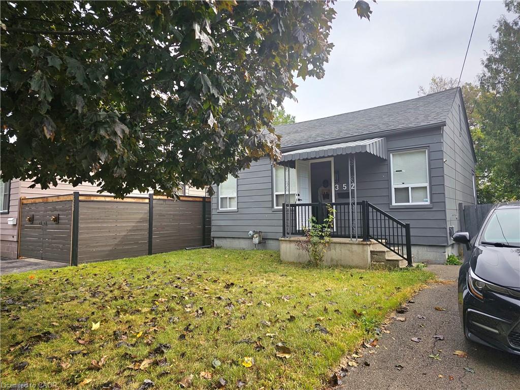 352 Weir Street N Property Photo 2