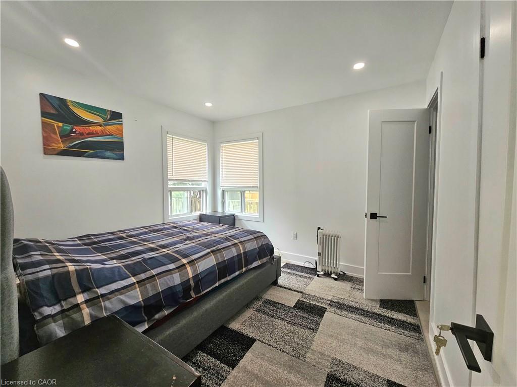 352 Weir Street N Property Photo 6