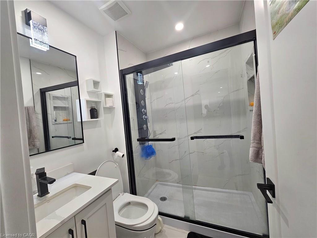 352 Weir Street N Property Photo 9