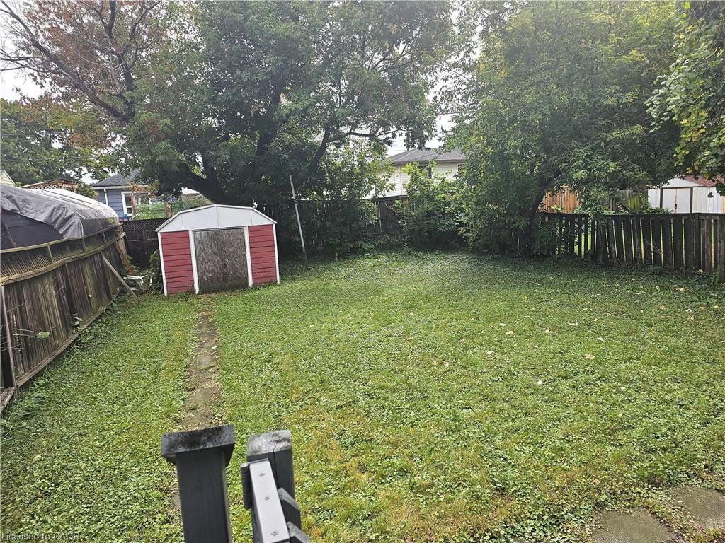 352 Weir Street N Property Photo 12