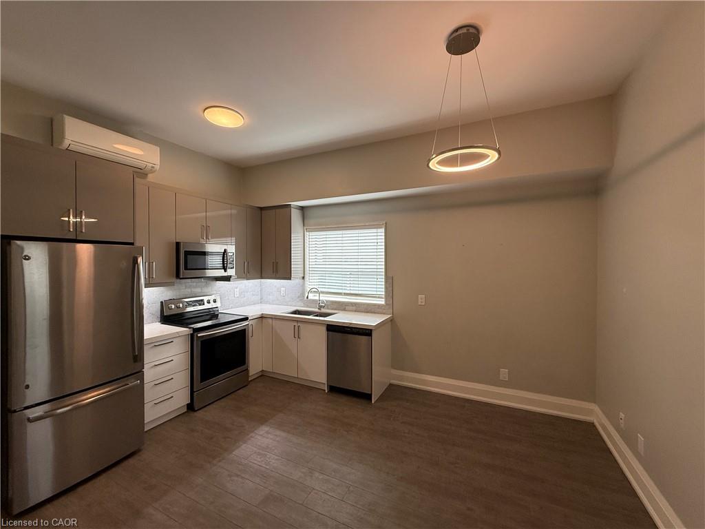 3-2548 Eglinton Avenue W Property Photo 2