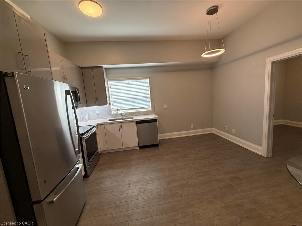 3-2548 Eglinton Avenue W Property Photo 5
