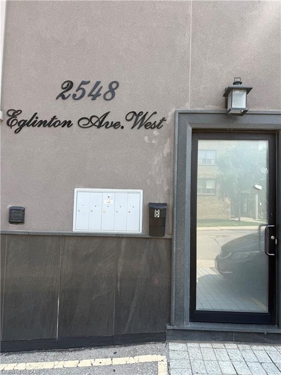 3-2548 Eglinton Avenue W Property Photo 18