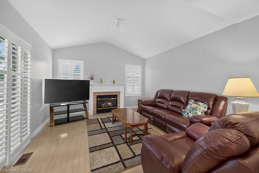 166 Toby Crescent Property Photo 10