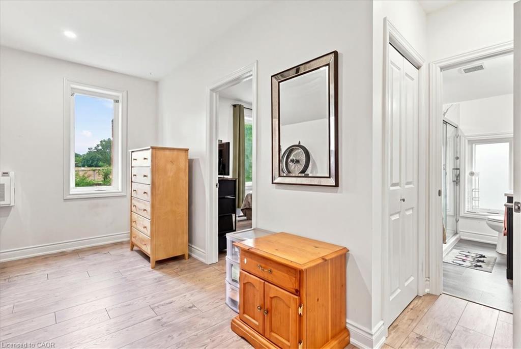 299 Bridgeport Road E Property Photo 15