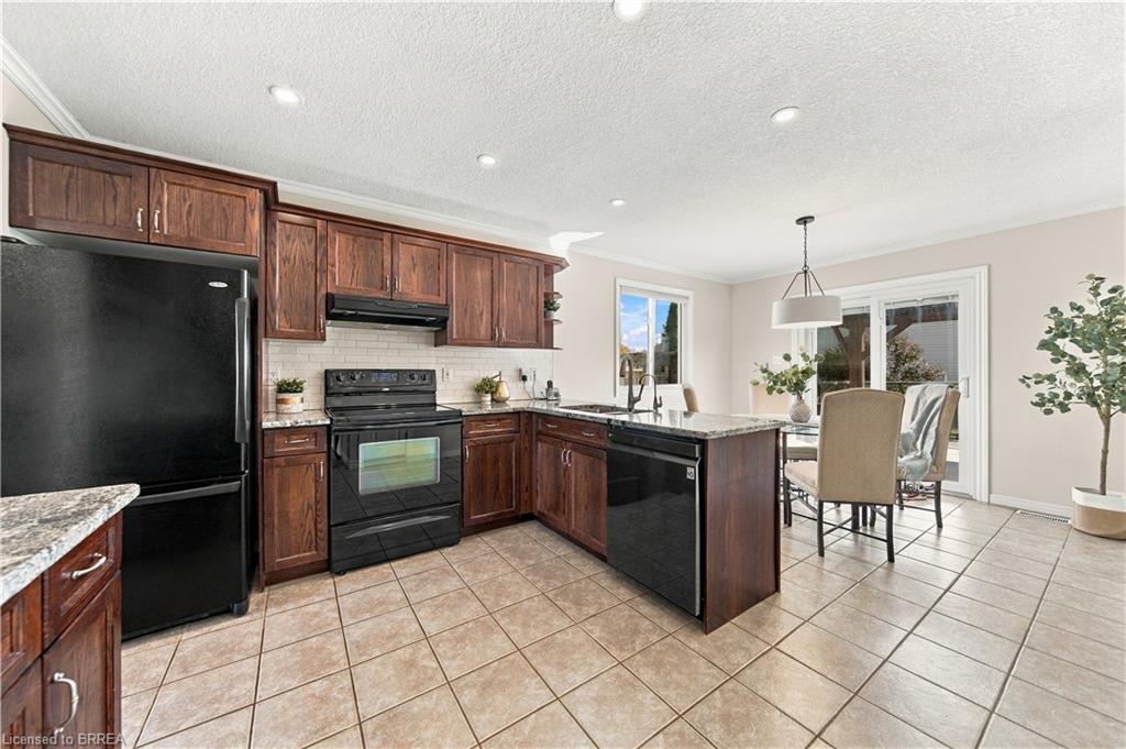 4 Macpherson Drive Property Photo 11