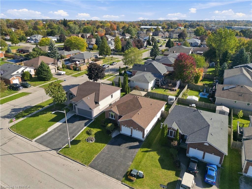 4 Macpherson Drive Property Photo 39