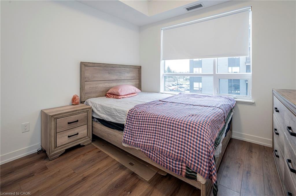 304-251 Northfield Drive E Property Photo 16