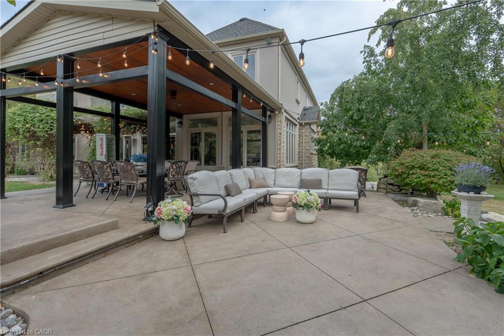740 Fiddlers Green Road Property Photo 10