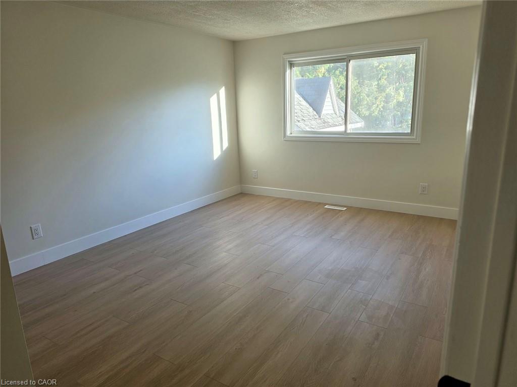 23 Alayne Crescent Property Photo 12