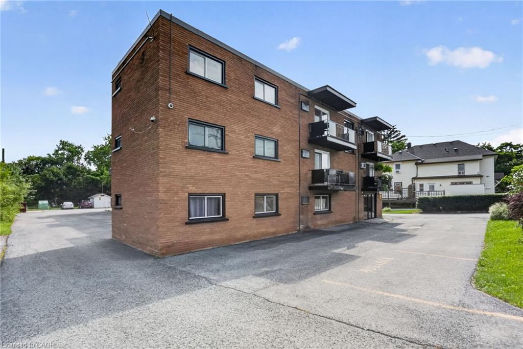 33-426 Queenston Street Property Photo 5