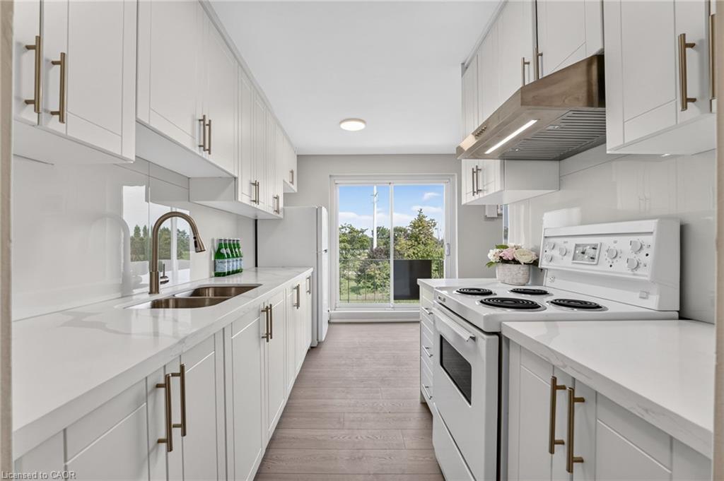 33-426 Queenston Street Property Photo 16
