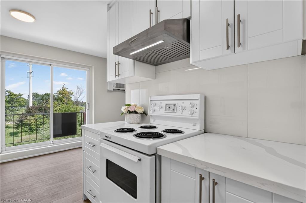 33-426 Queenston Street Property Photo 17