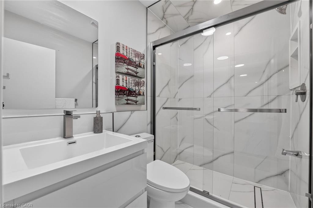 33-426 Queenston Street Property Photo 36