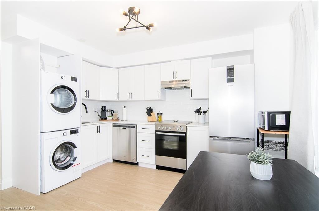 2-249 Emerald Street N Property Photo 3
