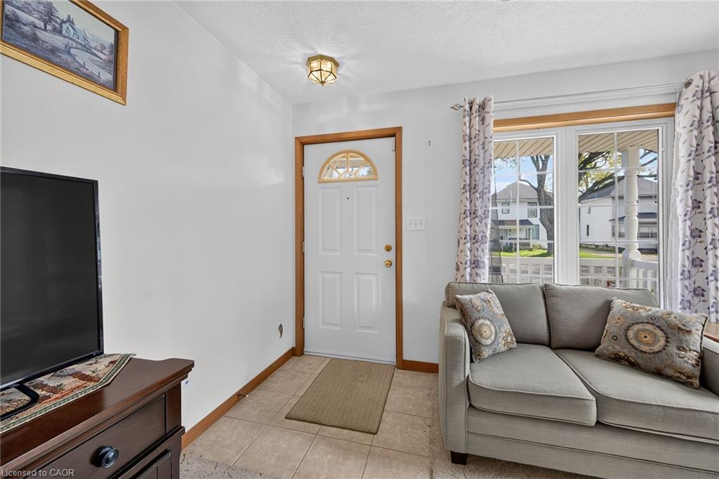 424 John Street Property Photo 7
