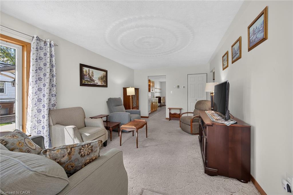 424 John Street Property Photo 8