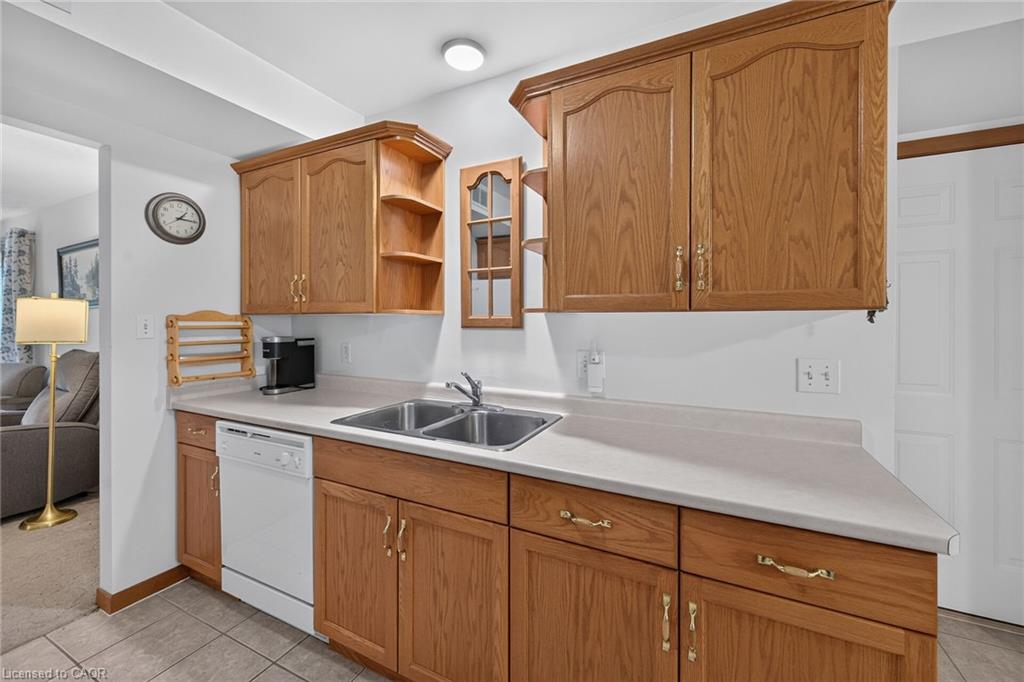 424 John Street Property Photo 15