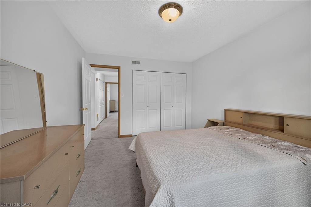 424 John Street Property Photo 17