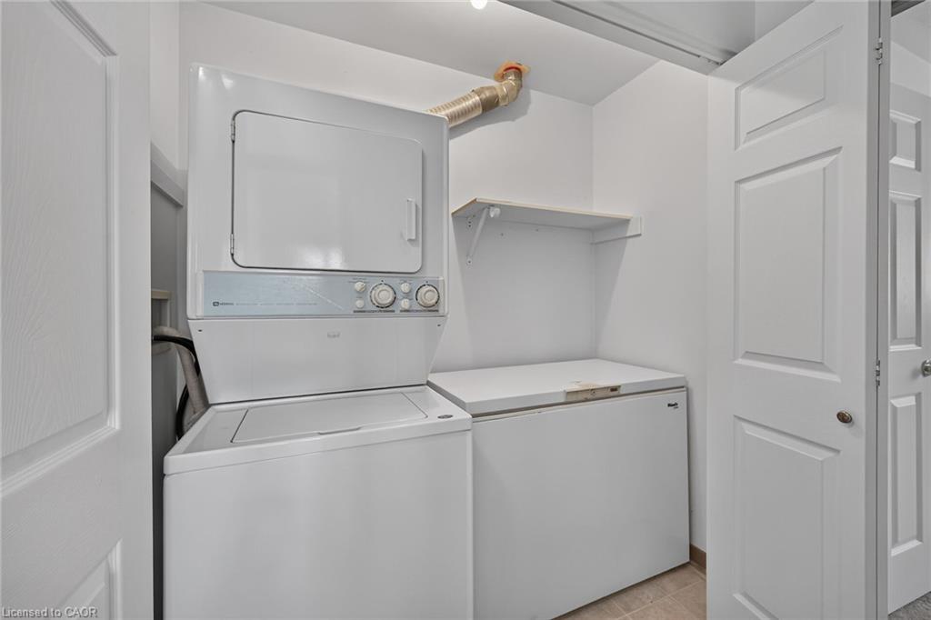 424 John Street Property Photo 22